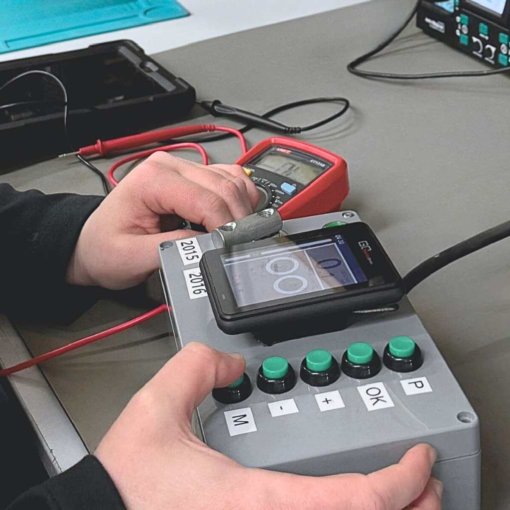 Battery Testing Device