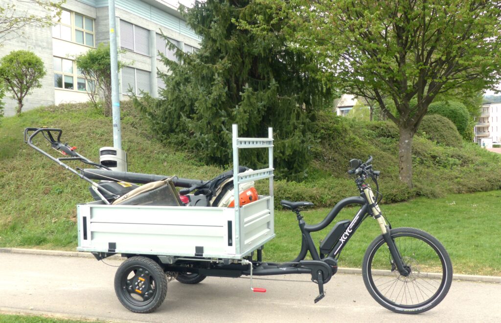 XCYC WORK mit kippbarer Ladefläche